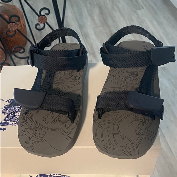 Burberry Navy and Black Strap Sandals - Picture 8 of 8